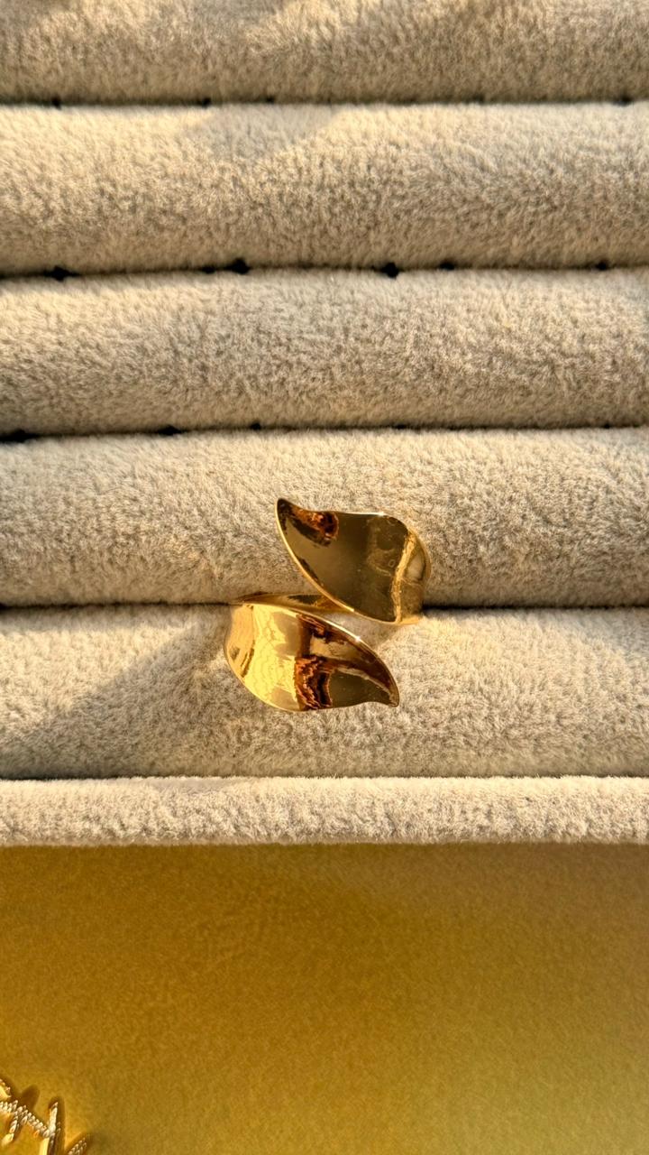 Luna Leaf Ring