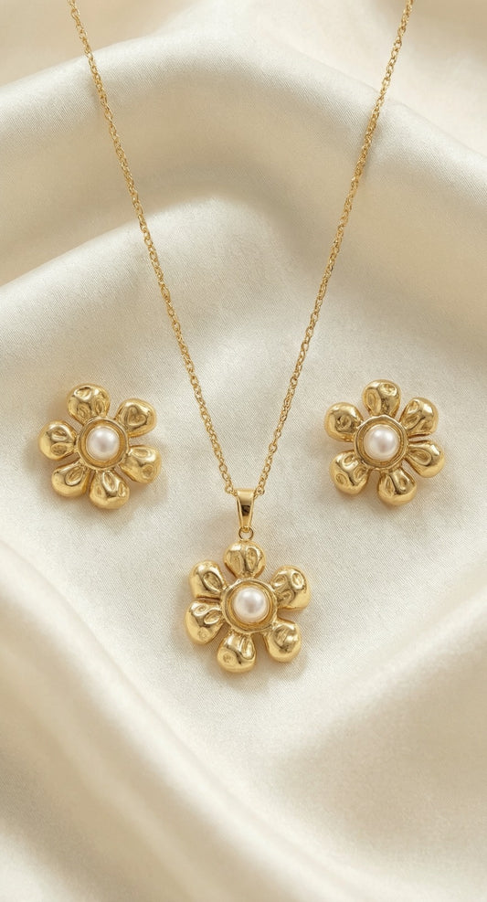 Golden Blossom Pearl Set